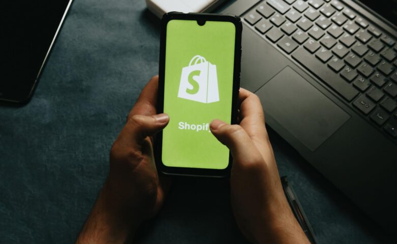 【最新版】Shopify（ショッピファイ）とは？機能や料金プラン、メリットを解説